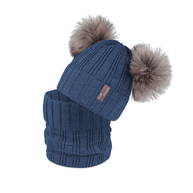 Chlapčenská súprava s nákrčníkom Ajs s dvomi bombuľkami 52-54 cm